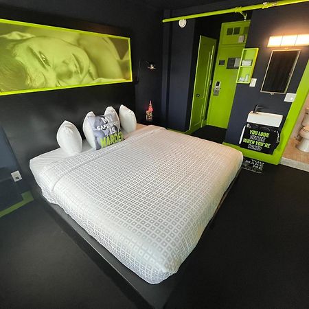 Mari Jean Hotel - All Adults Welcome سانت بطرسبرج المظهر الخارجي الصورة