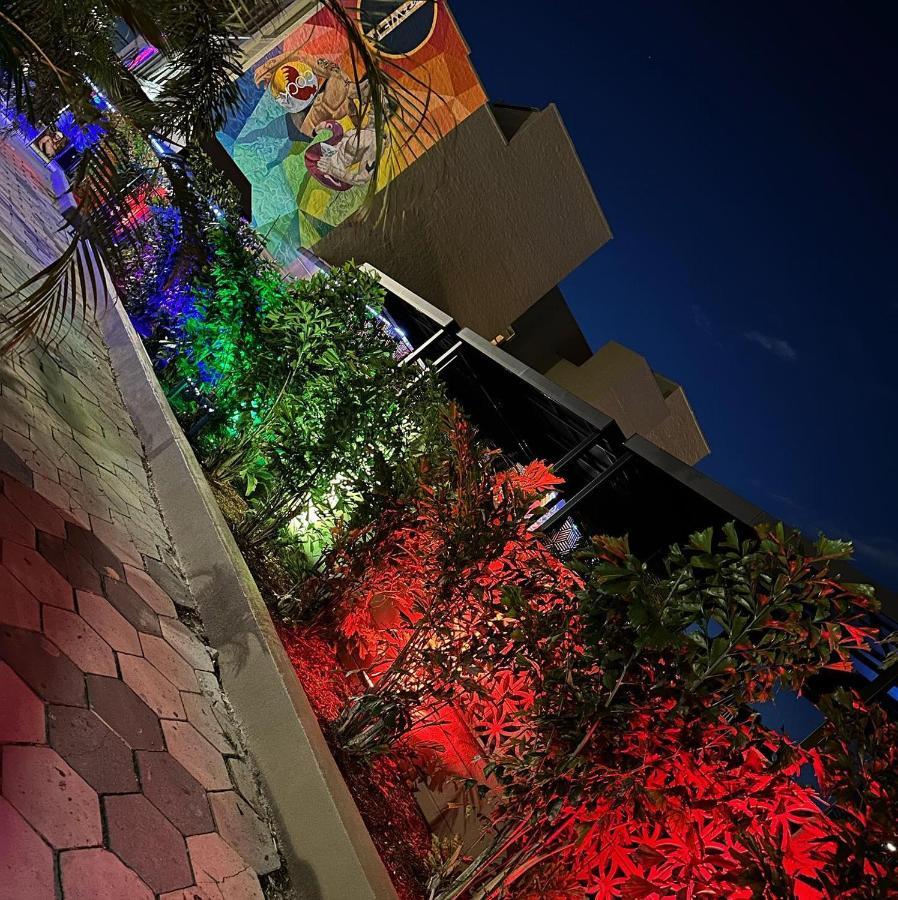Mari Jean Hotel - All Adults Welcome سانت بطرسبرج المظهر الخارجي الصورة