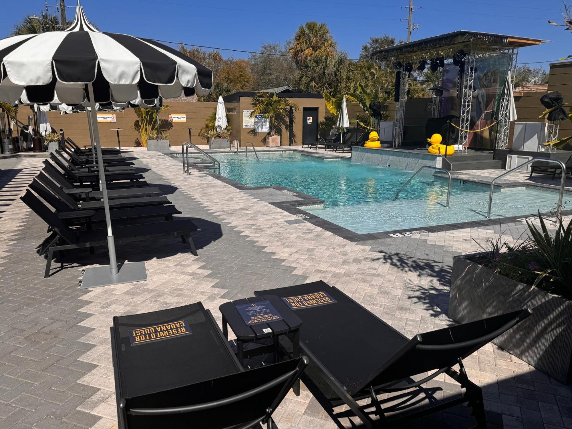 Mari Jean Hotel - All Adults Welcome سانت بطرسبرج المظهر الخارجي الصورة